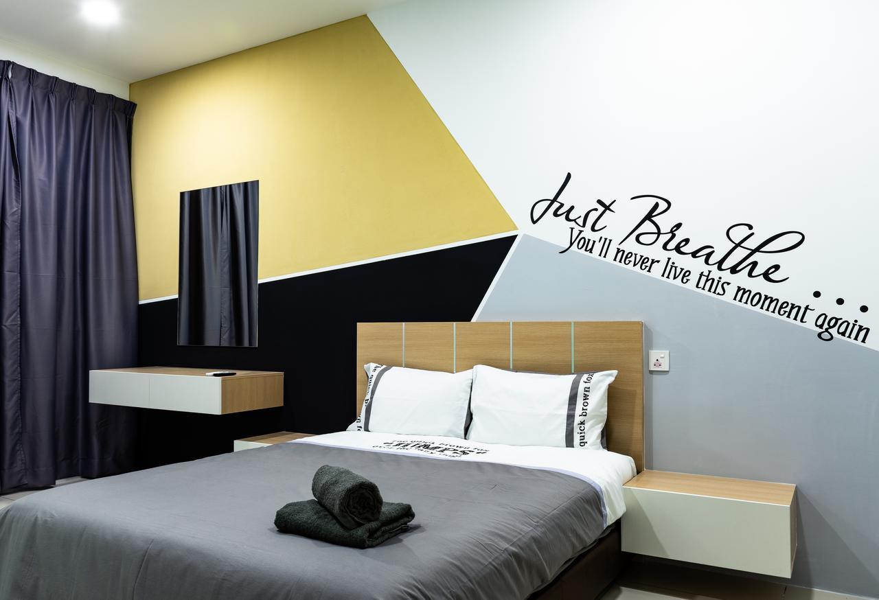Southwest Island Suite By D Imperio Homestay Bayan Lepas Extérieur photo