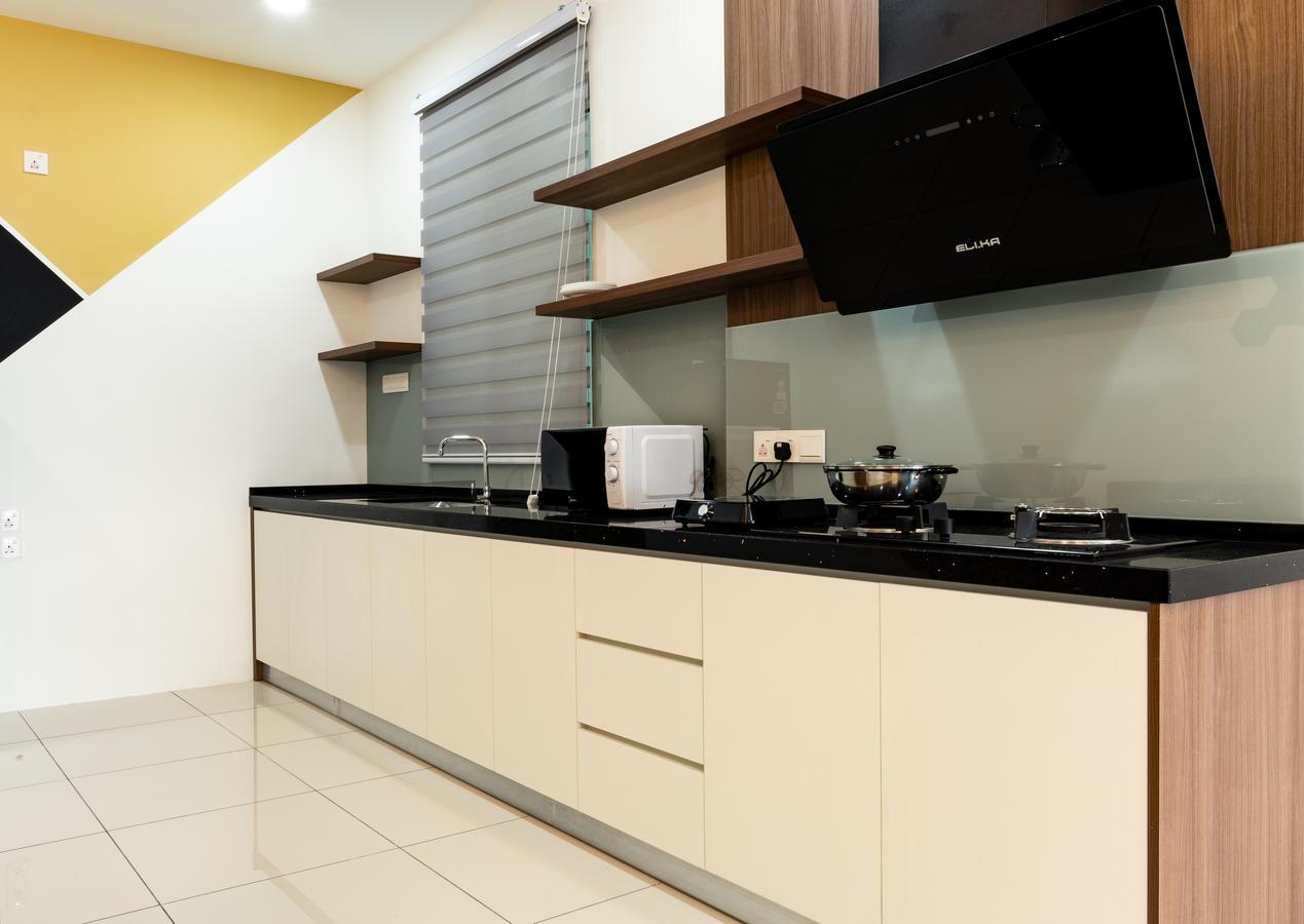 Southwest Island Suite By D Imperio Homestay Bayan Lepas Extérieur photo