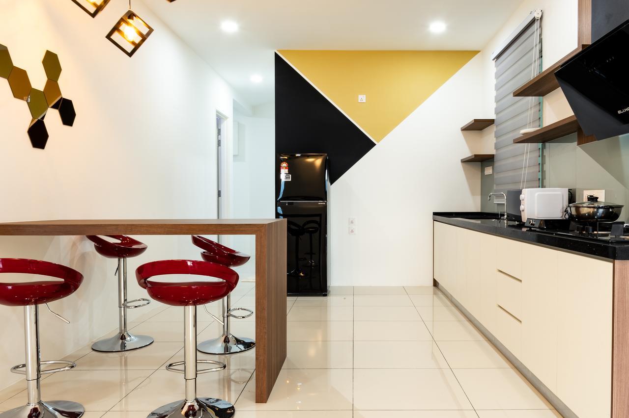 Southwest Island Suite By D Imperio Homestay Bayan Lepas Extérieur photo